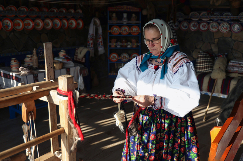 CJMM_CP_02(01)_a_traditional_wool_belt.jpg